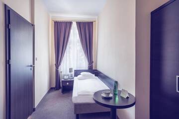 Фото номера Одноместный номер Отель Hotel Niemcza Wino &amp; Spa г. Немча 6